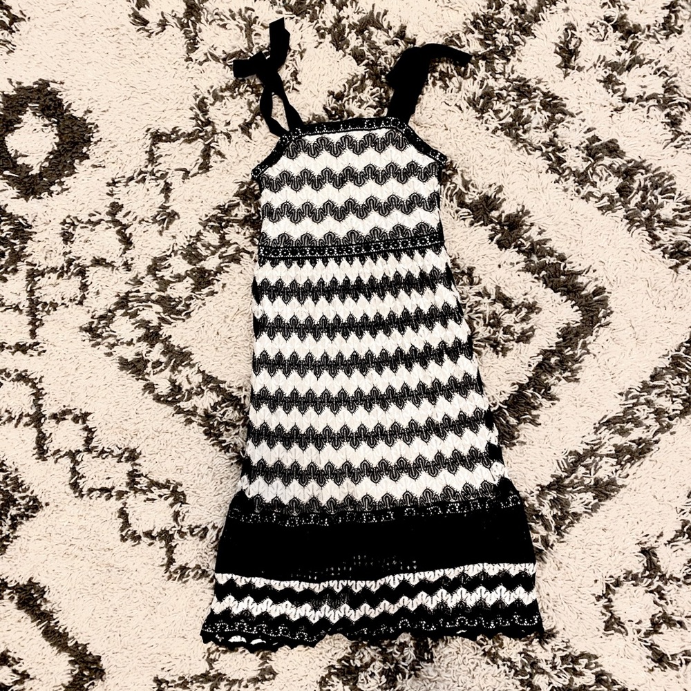 EUC Black & White Easter Knit Dress for Girls
